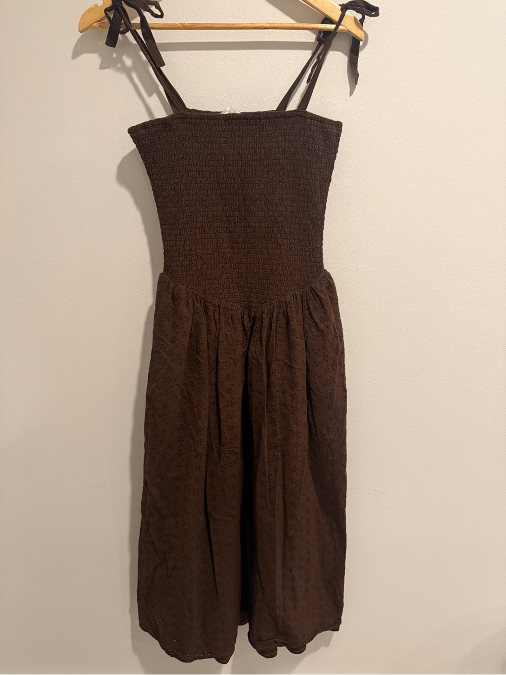 WAYF Brown Eyelet Smocked Midi Dress Tie Strap Cotton Size Medium